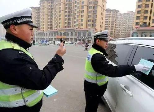 吉林头条交警爆料视频,惊险一幕，行车安全警钟长鸣！